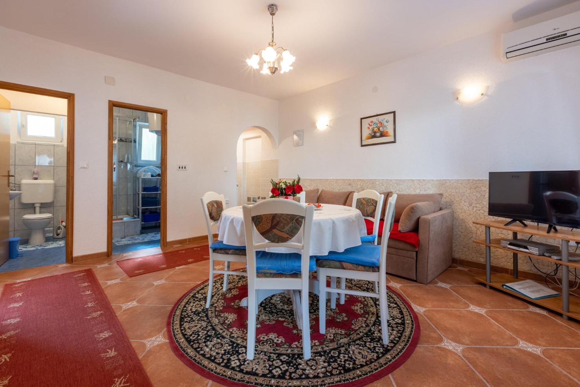 Stipancic Apartment Malinska Exterior photo